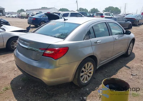 2013 Chrysler 200 Limited из США, поврежденный, VIN 1C3CCBCG3DN664587